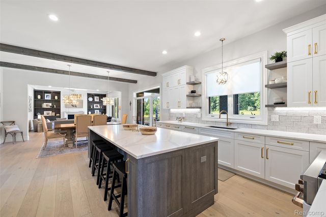 1936 Traceky, Rochester Hills, MI 48306
