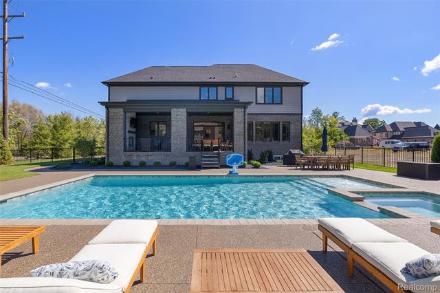 1936 Traceky, Rochester Hills, MI 48306