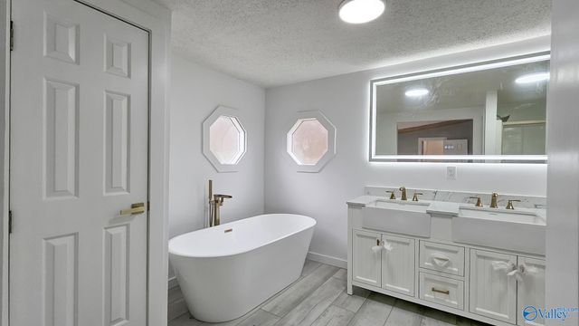 22774 Pine Road, Athens, AL 35613