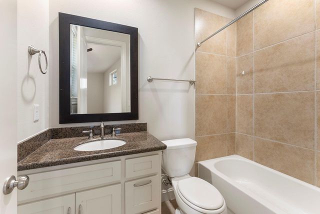 411 W 17th Street C, Houston, TX 77008