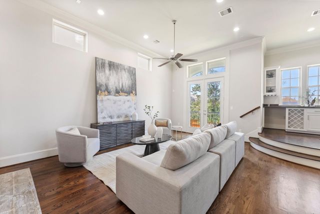 411 W 17th Street C, Houston, TX 77008