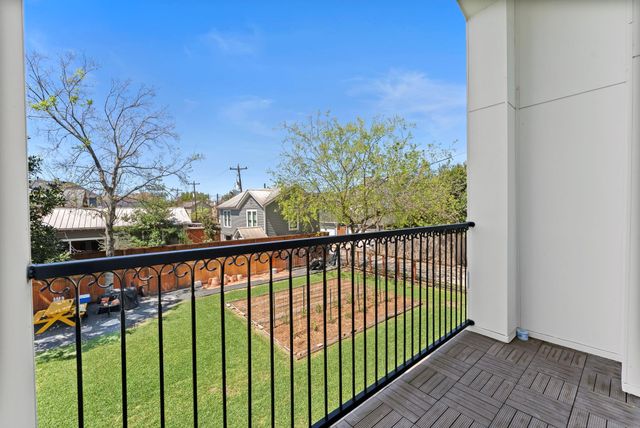 411 W 17th Street C, Houston, TX 77008