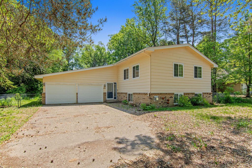 18905 Yalta Street NE, East Bethel, MN 55092