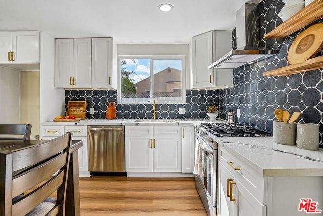 8855 Lilienthal Avenue, Los Angeles, CA 90045