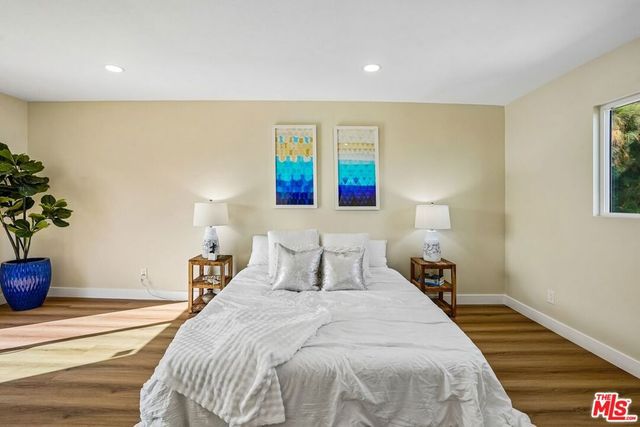 8855 Lilienthal Avenue, Los Angeles, CA 90045