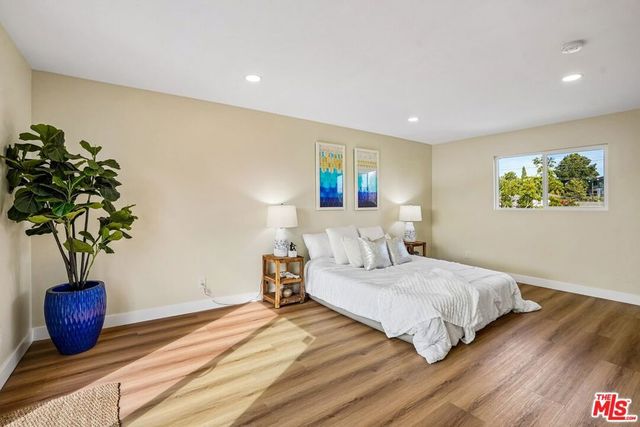 8855 Lilienthal Avenue, Los Angeles, CA 90045