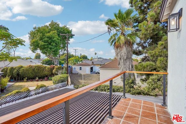 8855 Lilienthal Avenue, Los Angeles, CA 90045