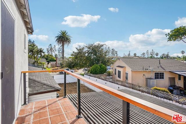 8855 Lilienthal Avenue, Los Angeles, CA 90045