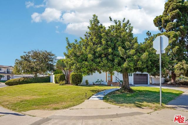 8855 Lilienthal Avenue, Los Angeles, CA 90045