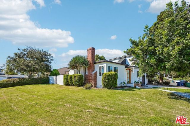 8855 Lilienthal Avenue, Los Angeles, CA 90045