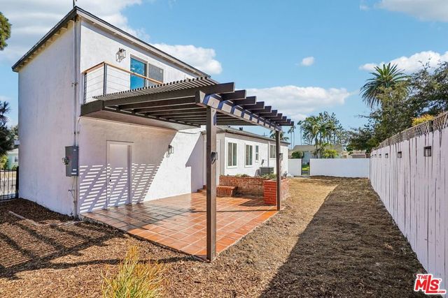 8855 Lilienthal Avenue, Los Angeles, CA 90045