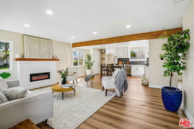 8855 Lilienthal Avenue, Los Angeles, CA 90045