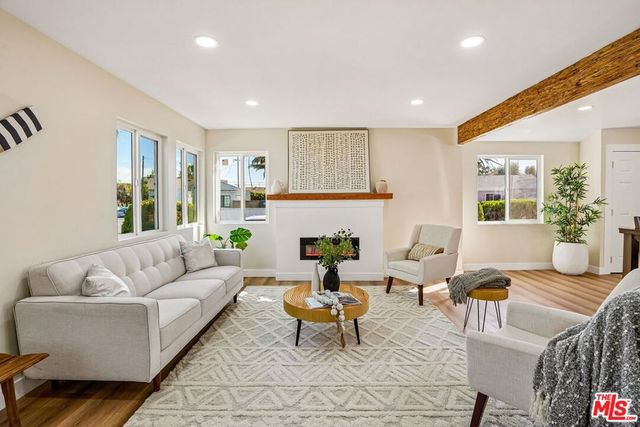 8855 Lilienthal Avenue, Los Angeles, CA 90045