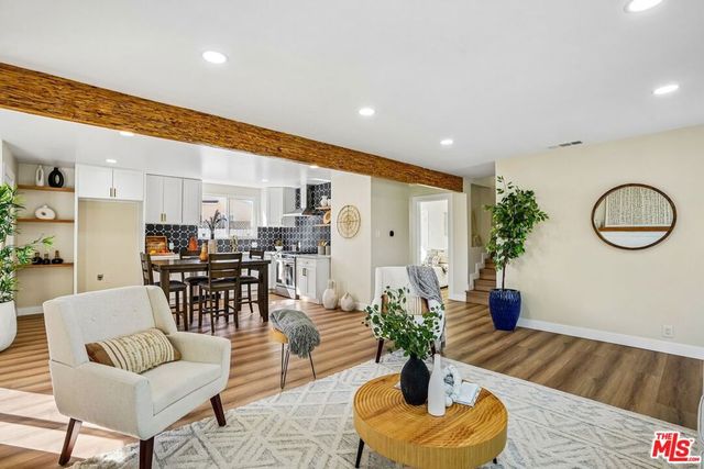 8855 Lilienthal Avenue, Los Angeles, CA 90045