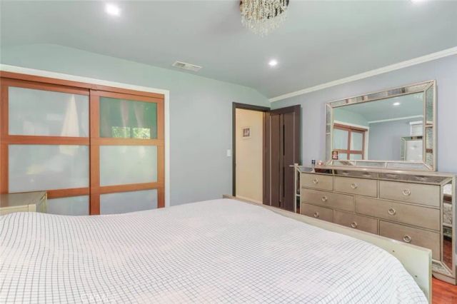 660 Woodbury Road, Glendale, CA 91206