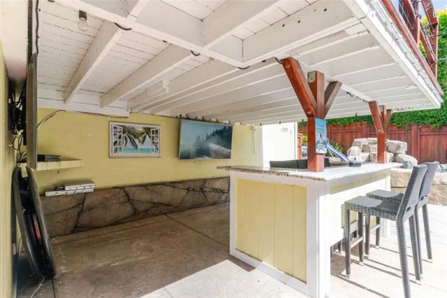 660 Woodbury Road, Glendale, CA 91206
