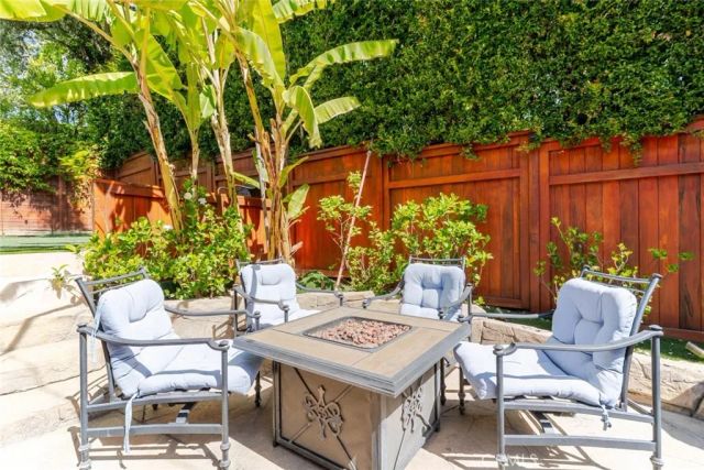 660 Woodbury Road, Glendale, CA 91206