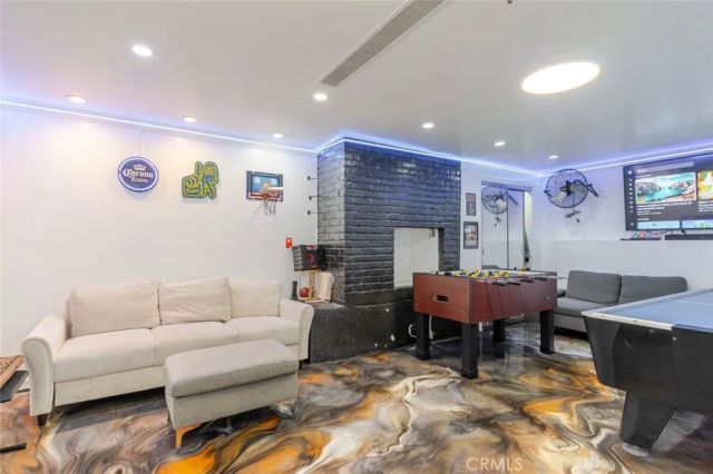 660 Woodbury Road, Glendale, CA 91206