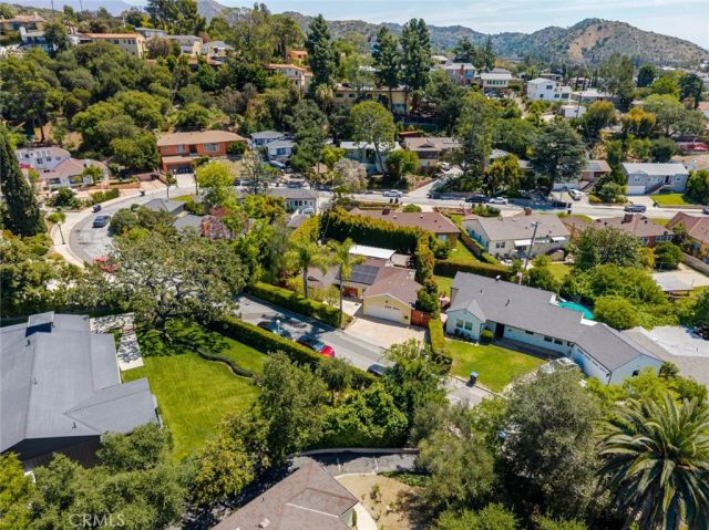 660 Woodbury Road, Glendale, CA 91206