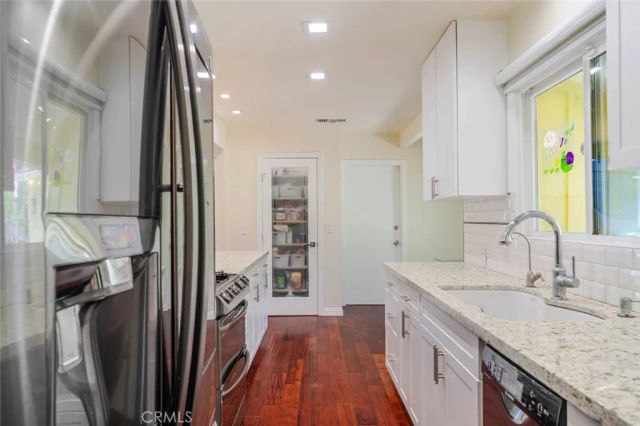 660 Woodbury Road, Glendale, CA 91206