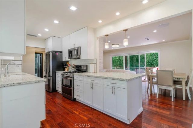 660 Woodbury Road, Glendale, CA 91206