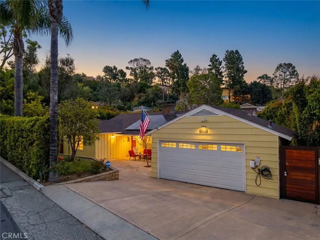 660 Woodbury Road, Glendale, CA 91206