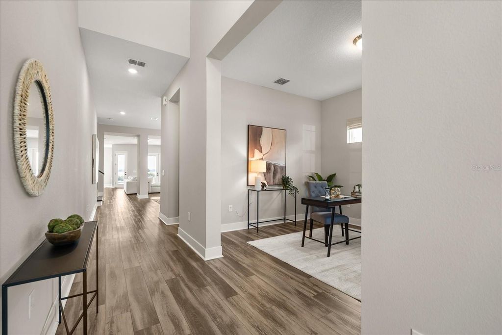 Image 4 of property listing at 7386 ALPINE BUTTERFLY LANE, Orlando, FL 32819