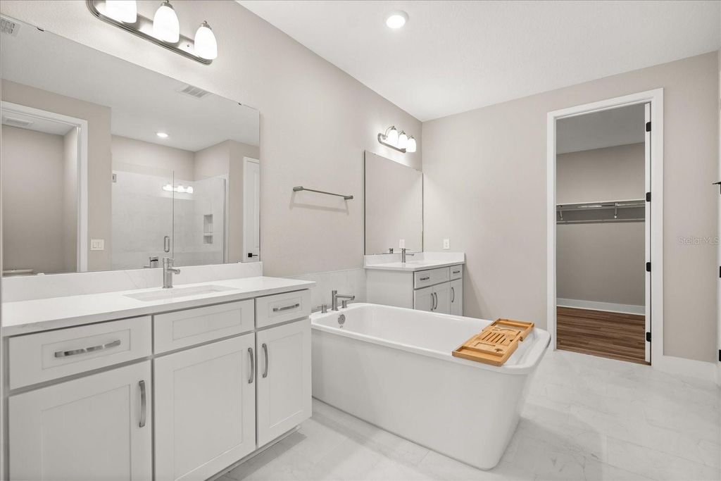 Image 37 of property listing at 7386 ALPINE BUTTERFLY LANE, Orlando, FL 32819