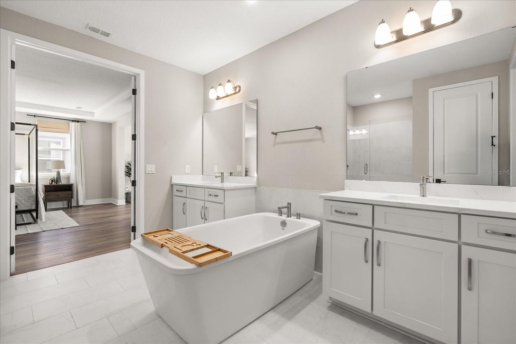 Image 39 of property listing at 7386 ALPINE BUTTERFLY LANE, Orlando, FL 32819