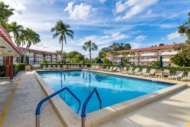 381 S Hollybrook Drive 106, Pembroke Pines, FL 33025