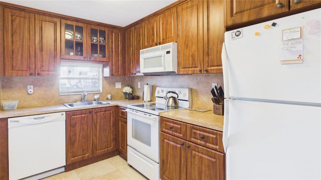 381 S Hollybrook Drive 106, Pembroke Pines, FL 33025