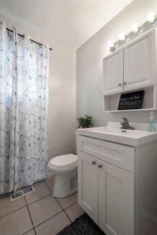 2102 W 73rd Street, Chicago, IL 60636