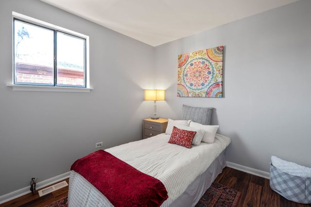 2102 W 73rd Street, Chicago, IL 60636