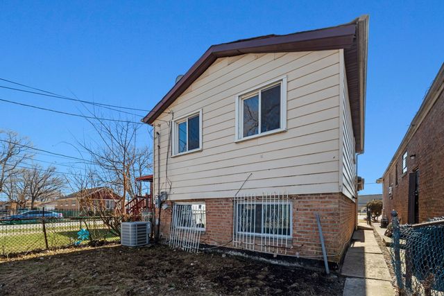 2102 W 73rd Street, Chicago, IL 60636