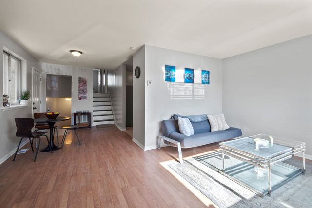 2102 W 73rd Street, Chicago, IL 60636