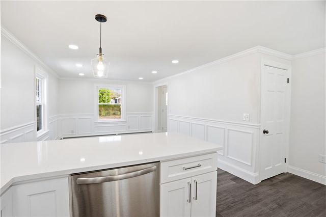 45 Metropolitan Park Drive, East Providence, RI 02915