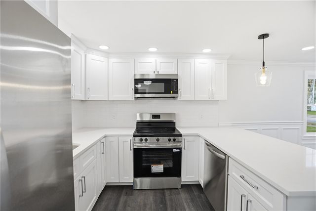 45 Metropolitan Park Drive, East Providence, RI 02915
