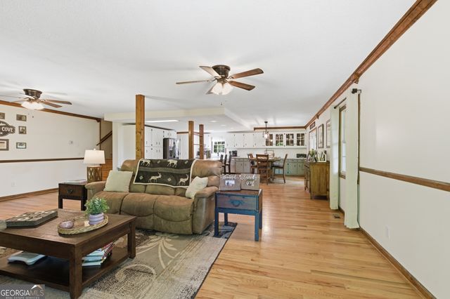 325 Kitchins Lane, Clayton, GA 30525