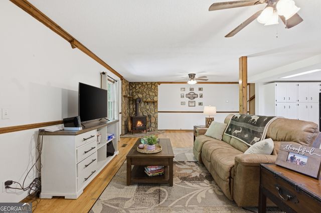 325 Kitchins Lane, Clayton, GA 30525
