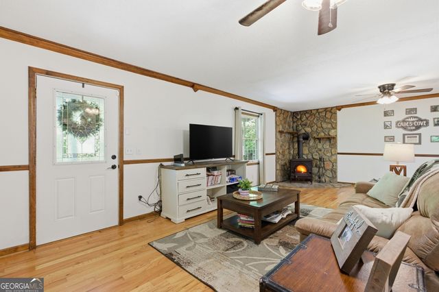 325 Kitchins Lane, Clayton, GA 30525
