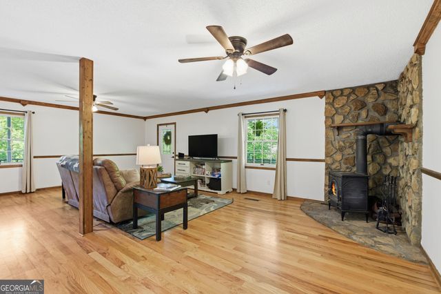 325 Kitchins Lane, Clayton, GA 30525