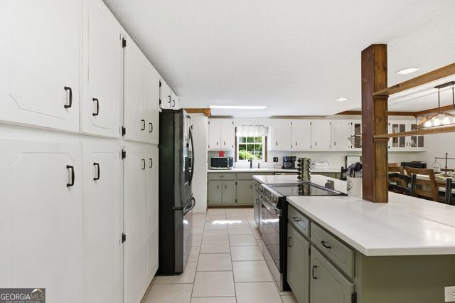 325 Kitchins Lane, Clayton, GA 30525