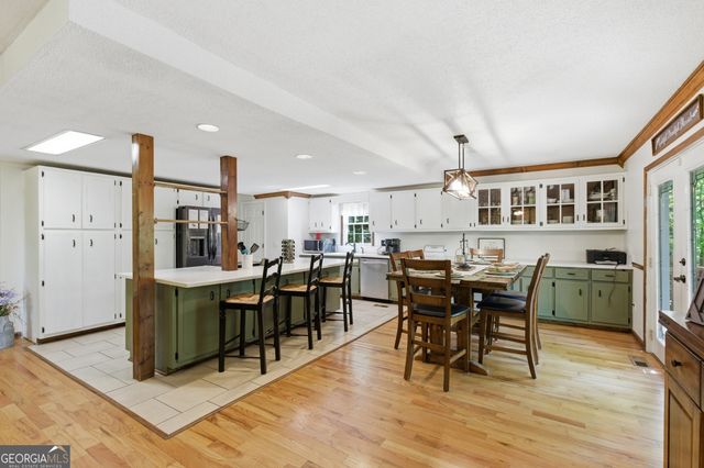 325 Kitchins Lane, Clayton, GA 30525