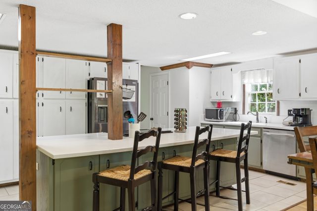 325 Kitchins Lane, Clayton, GA 30525
