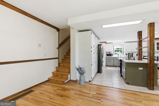 325 Kitchins Lane, Clayton, GA 30525