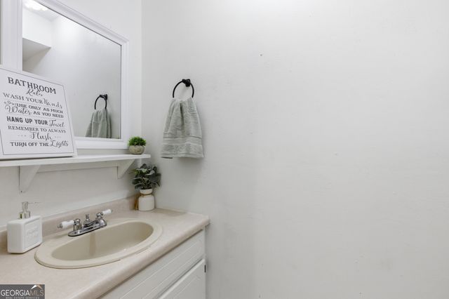325 Kitchins Lane, Clayton, GA 30525
