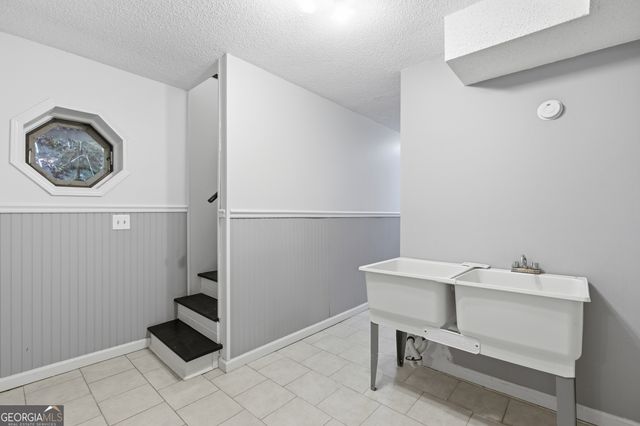 325 Kitchins Lane, Clayton, GA 30525