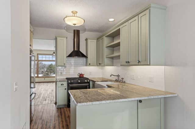 16125 Crystal Hills Drive, Lakeville, MN 55044