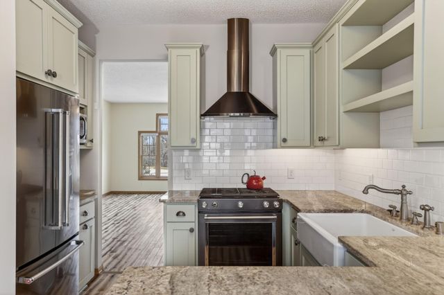 16125 Crystal Hills Drive, Lakeville, MN 55044