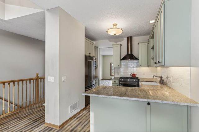 16125 Crystal Hills Drive, Lakeville, MN 55044